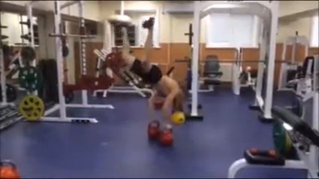 Sergey Rudnev - kettlebell on the neck / Сергей Руднев - гиря на шее смотреть онлайн