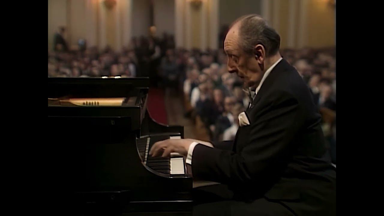 Horowitz Plays Rachmaninoff Prelude in G major, Op. 32, No. 5 - Moscow 1986 смотреть онлайн