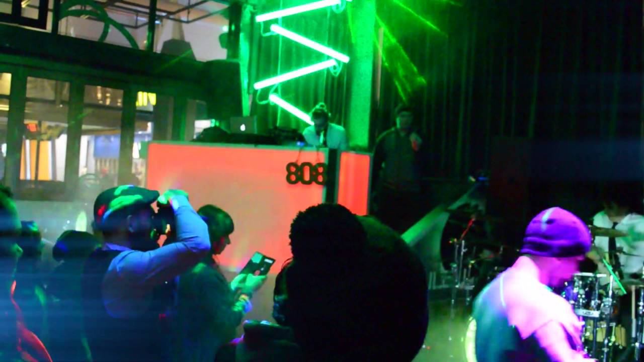 Sonic Boom Live @ 808 смотреть онлайн