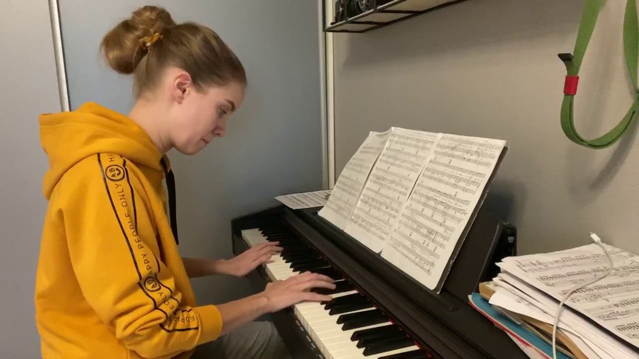 Preludio C minor BACH piano cover | Gloria смотреть онлайн