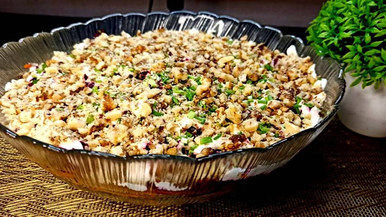 Рецепт Нового салата! Такого вкусного салата точно ещё нет в интернете!Праздничный салат со свёклой смотреть онлайн