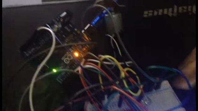 Kipas Otomatis Berbasis Arduino UNO dengan Sensor Suhu LM35 смотреть онлайн