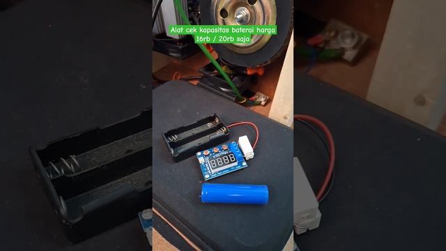 Alat cek kapasitas baterai 18650 20rb saja #plts #solarpanels #baterai18650 смотреть онлайн