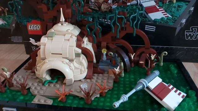 Lego Star Wars 75330: Dagobah Jedi Training смотреть онлайн