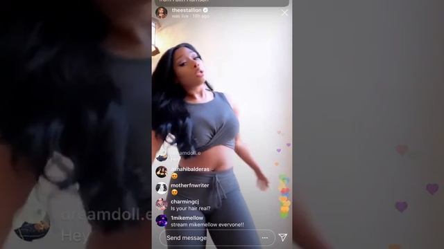 Meg Thee Stallion TWERKING and dancing on IG Live смотреть онлайн