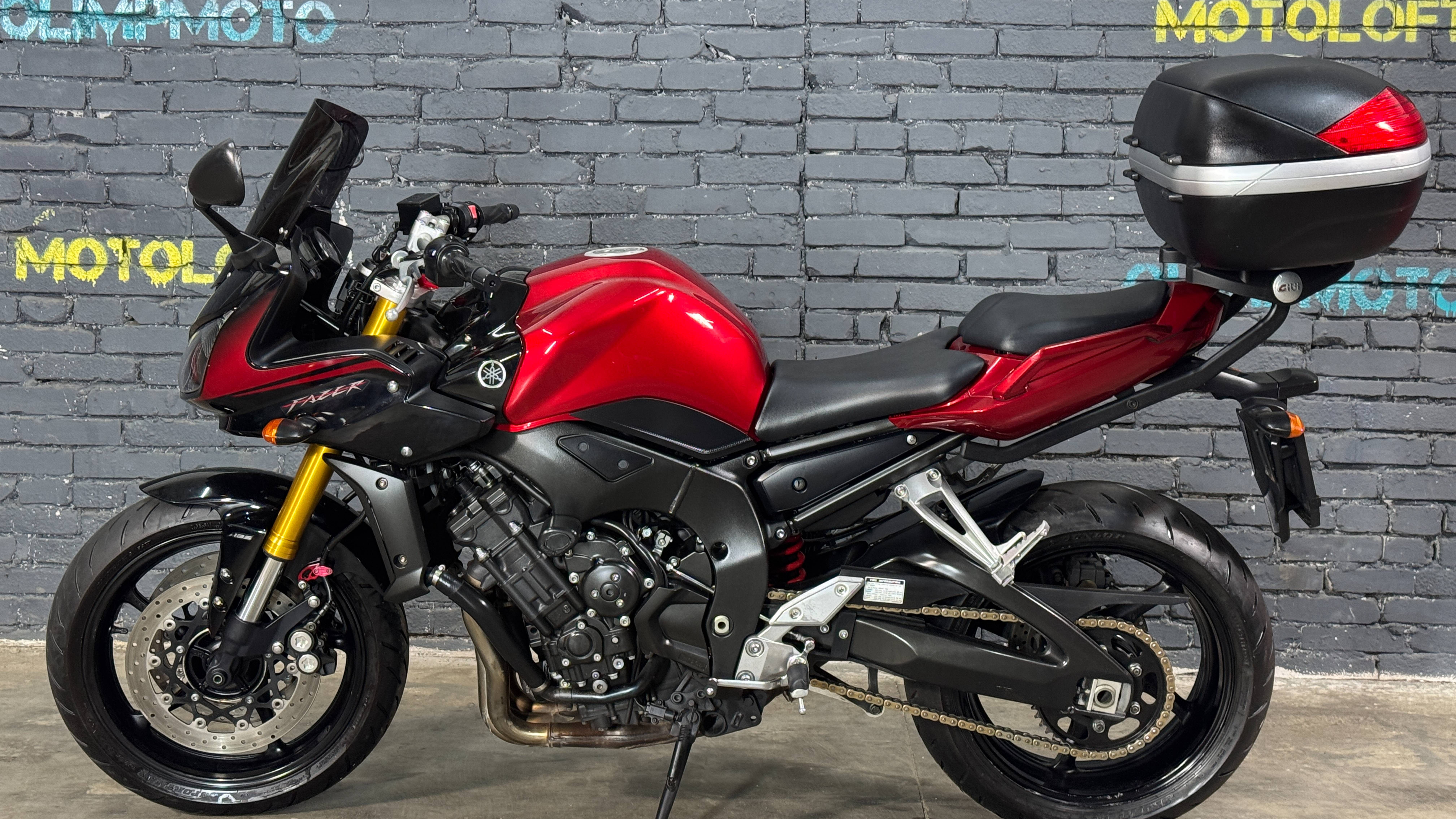 Yamaha FZ1SA 2009 red-black смотреть онлайн
