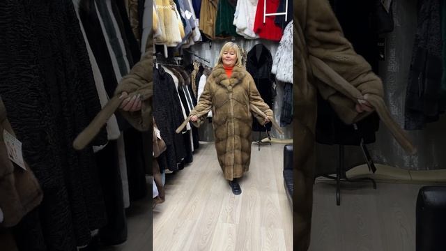 Натуральные шубы до 62 размера.mp4 смотреть онлайн