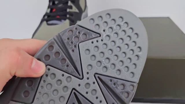 Кроссовки Paris Saint-Germain X Air Jordan 6 Retro Iron Grey смотреть онлайн