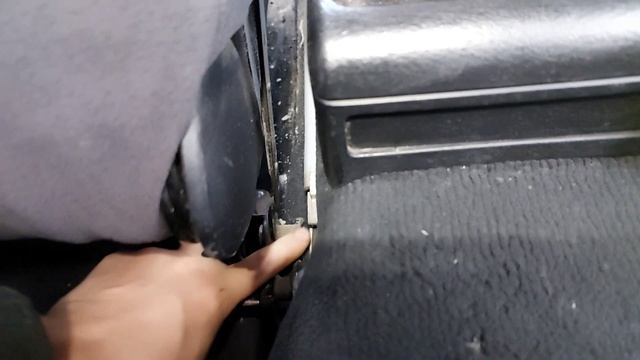 Снятие сиденья VW Passat B5. Ремонтируем сиденье Volkswagen Passat B5. смотреть онлайн