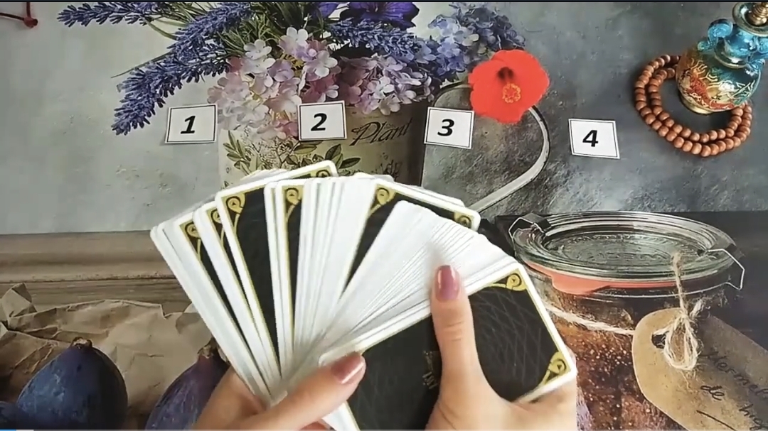 Как живёт соперница_разлучница❓❕ #гадание #таро #тароонлайн #расклад #гаданиеонлайн смотреть онлайн