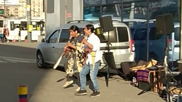 ИНДЕЙСКИЕ МУЗЫКАНТЫ В ПИТЕРЕ. смотреть онлайн
