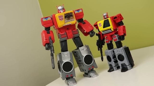 This Does For Me What Kingdom Couldn't | #Transformers Takara Legends/Titans Return Blaster смотреть онлайн