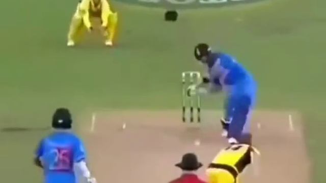 ViRat Kohli Fight With Australian Bowler, Virat Kohli Ne Faulkner Ko Dhoya смотреть онлайн