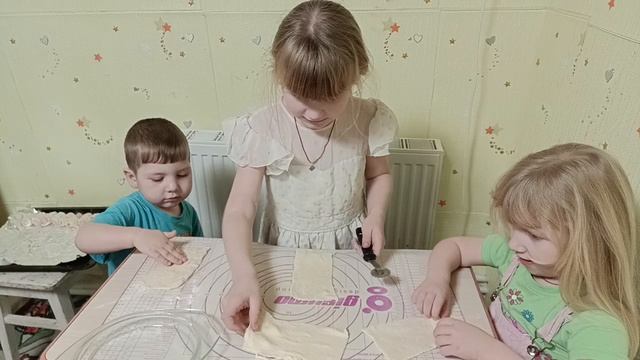 Сосиски в тесте смотреть онлайн