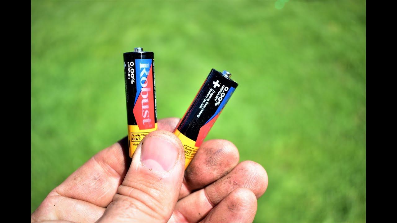 2 AA Batteries ??? What you can do with Two old AA batteries 1.5 v смотреть онлайн