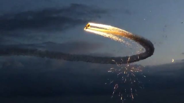 FIREWORKS ON AIRPLANE (KLEINE BROGEL AIR BASE SPECIAL SPOTTERS EVENT) смотреть онлайн