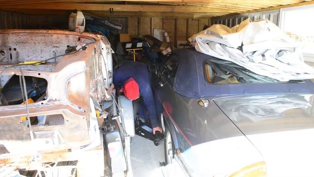 More from the garage pt 2. Working on Jaguar XJ - S смотреть онлайн