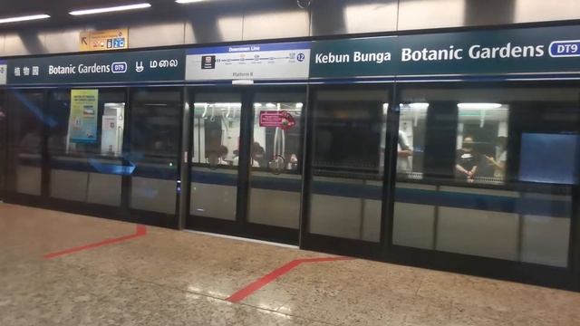 SBS Transit C951 [9029]: Departing Botanic Gardens смотреть онлайн