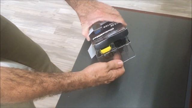 How Does A Pulse Oximeter Work? Unboxing Review & Demonstration смотреть онлайн