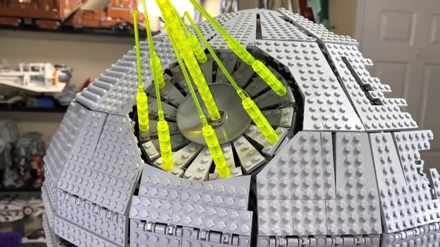 LEGO Star Wars 10143 UCS DEATH STAR 2 Review! (2005) смотреть онлайн