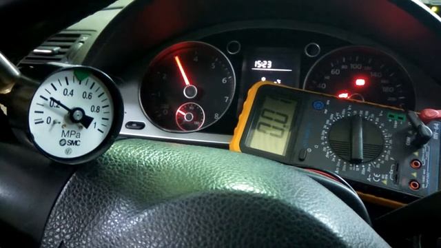 Сигнал на клапан управления маслонасоса. Манометр уже тормозит.