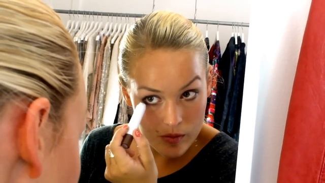 Makeup Video Guide: City Chic Look смотреть онлайн