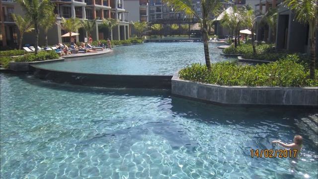 Mai Spa and Resort Khao Lak, The Newer Building Pool Area смотреть онлайн