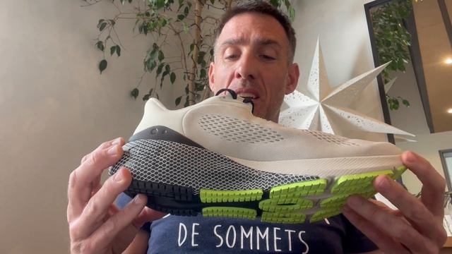 Under Armour HOVR MACHINA 3 [ Test & Avis ] ☞ présentée par Romain смотреть онлайн