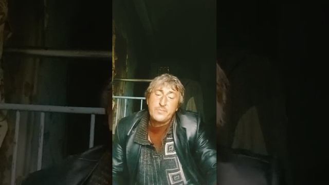 песня сидит на скамейке, девчонка Татьяна