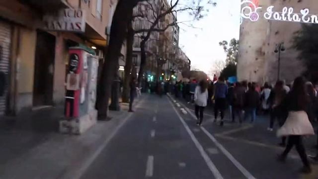 8 de Marzo 2019, manifestantes vs carril bici смотреть онлайн