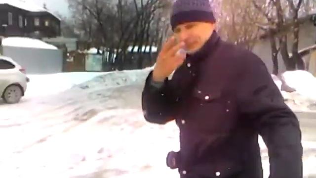 В КРАСНАЯ ПЛОЩАДЬ приехал за 30 минут из Урал смотреть онлайн