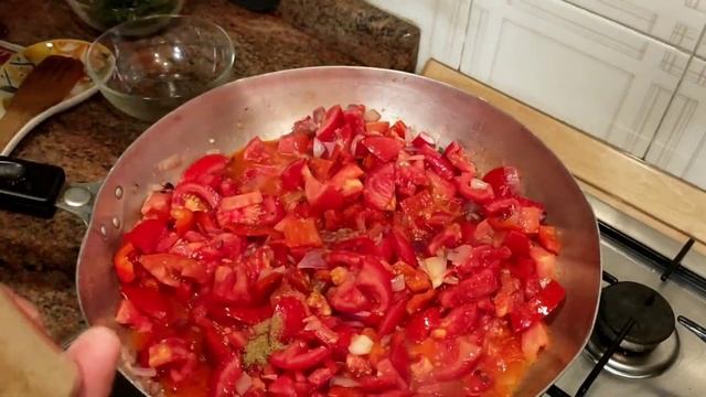 Shakshuka przepis żydowski na jajka w pomidorach смотреть онлайн