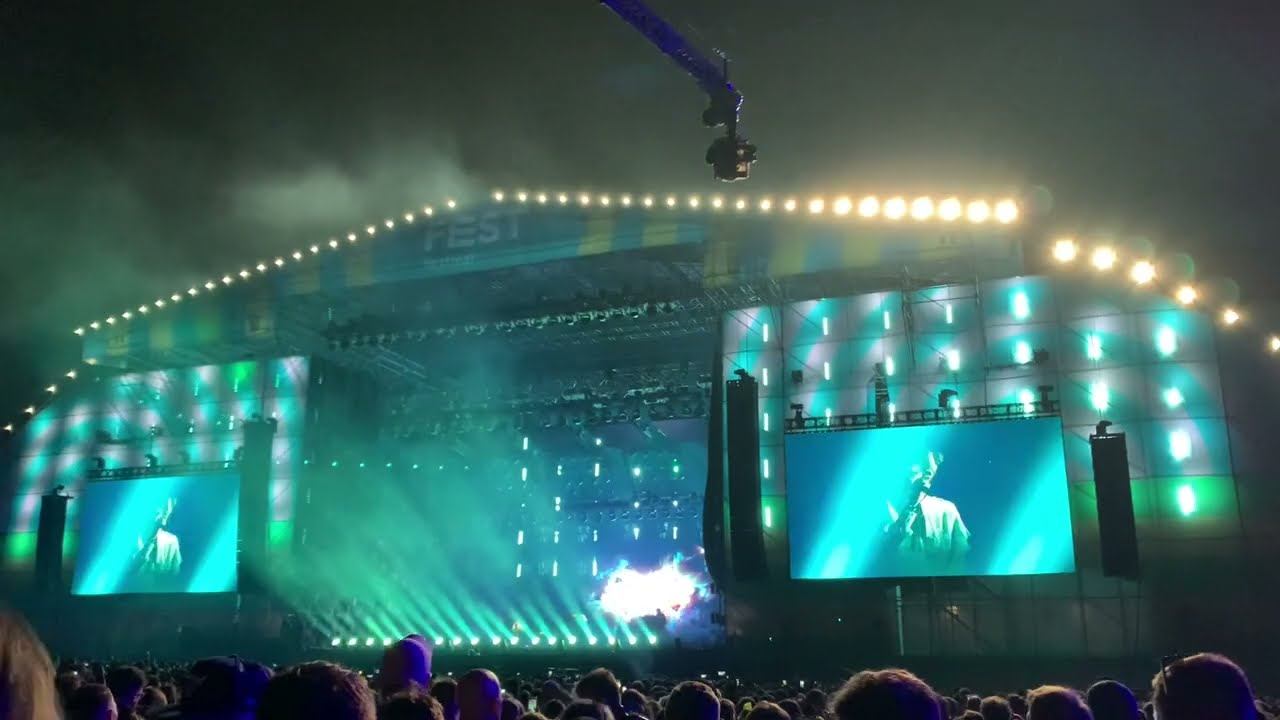 Stromae -Ta Fête/ Formidable/ L'enfer/ Santé/ Alors on danse [LIVE concert Fest Festival 2022] смотреть онлайн