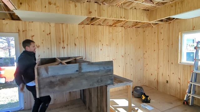 Pile of JUNK! Repurposing this collapsed 130 year old barn for our new cabin! смотреть онлайн