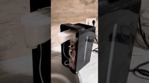 Термопот Kitfort KT-2504. Начинает греть воду только после удара по нему. В чем проблема?