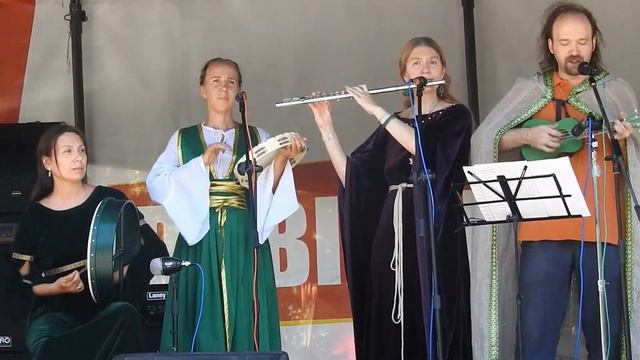 Песня Гномов «Бейте тарелки, бейте розетки