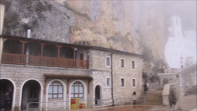 Черногория. Монастырь Острог.