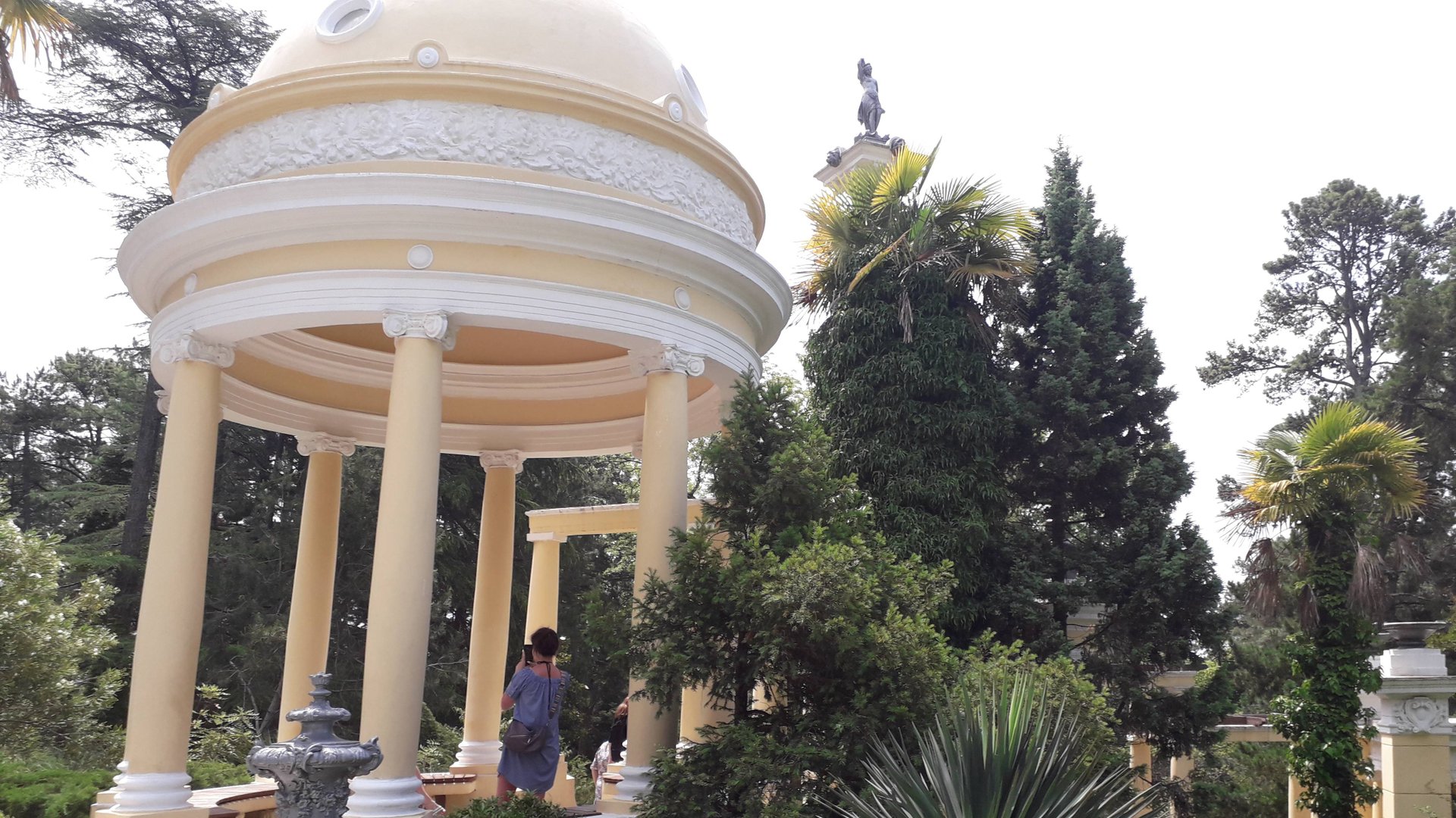 Куда поехать по России. Любимый Сочи. Центральная аллея Дендрария. Страусы, павлины, канатка. смотреть онлайн