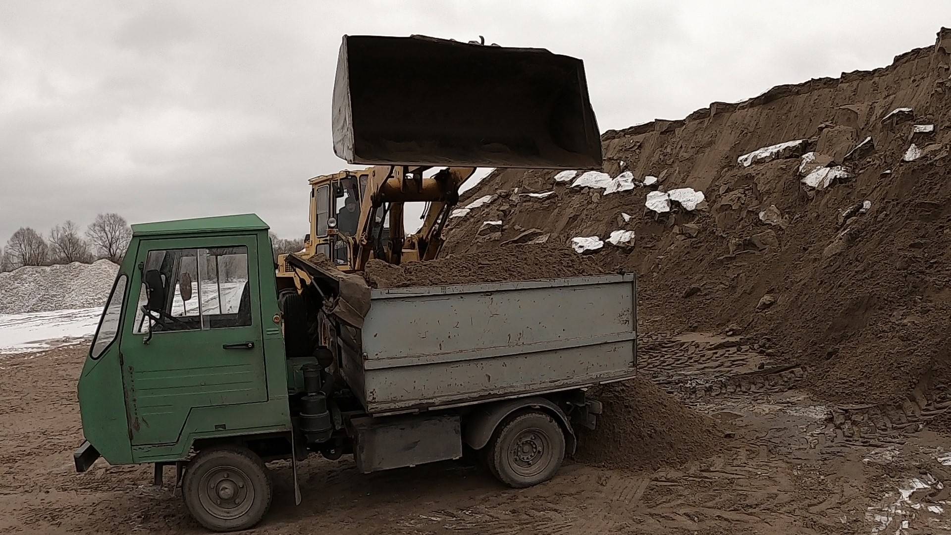 Самосвал на базе ИФА Мультикар 25 в работе. Нагрузил 2,5т речного песка. #самосвал #минисамосвал