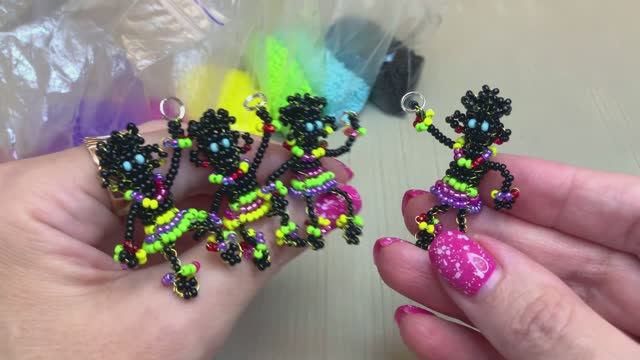 Папуас из бисера / фигурки из бисера / как плести из бисера / бисероплетение смотреть онлайн