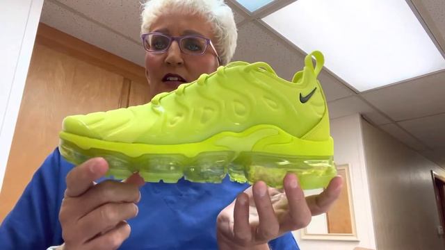 Nike Air Vapormax Plus Atomic Green unboxing смотреть онлайн