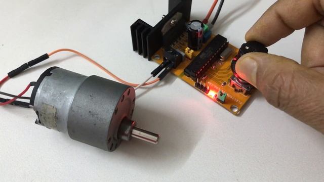 DC Motor Speed and Direction Controller Using Rotary Encoder Arduino Compatible смотреть онлайн