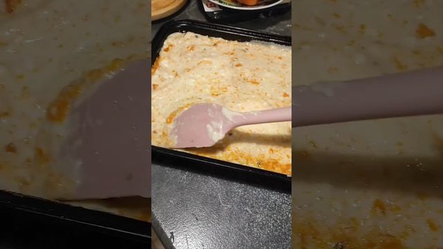 Первое холодное утро декабря начнём с чая и шарлотки. смотреть онлайн