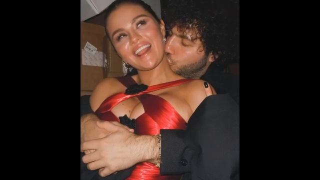 Selena Gomez Shares Romantic 'Happy First Virtual Date' Card from Benny Blanco #celebritynews смотреть онлайн