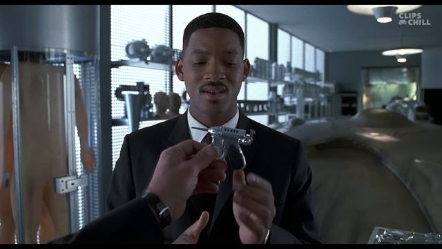 “I Get a Little Midget Cricket Neuralyzer?” | Men in Black (Will Smith, Tommy Lee Jones) смотреть онлайн