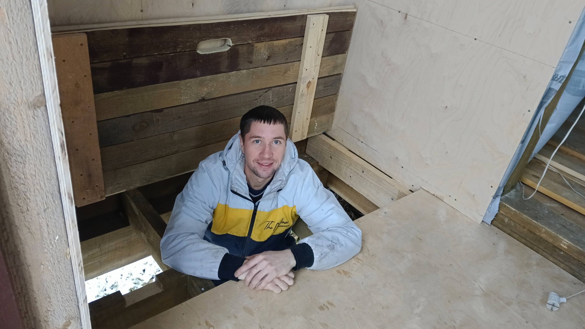 Пол и люк в тамбуре смотреть онлайн