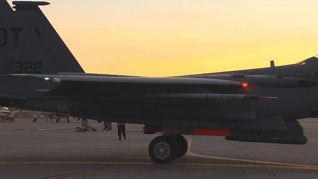 B61-12 Guided Standoff Nuclear Bomb • Test Drop смотреть онлайн