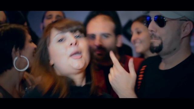 Liscio & Antonio G - Bevi Qualcosa (Spritz Video) смотреть онлайн