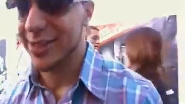 Ester from EsNewsymas.com at 'Los Bandoleros' Red Carpet speaks with Vin Diesel смотреть онлайн