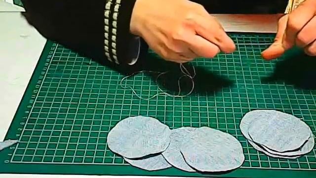 DIY Attache rideaux en jean recyclé/DIY Curtain tie-back from old jeans смотреть онлайн